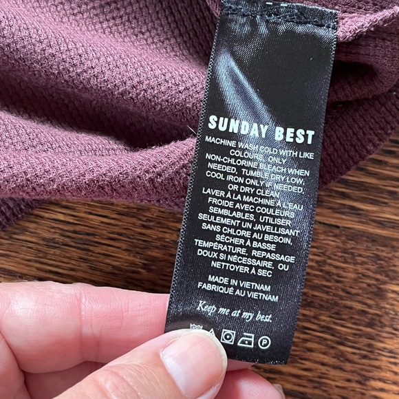 ARITZIA LONG SLEEVE CROPPED T-SHIRT - Picture 5 of 5